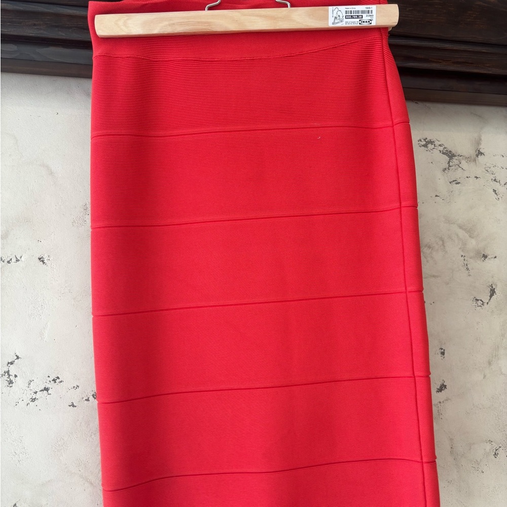 BCBG Vibrant Red Ribbed Pencil Skirt
